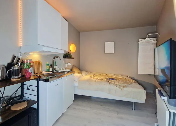 Vakantiehuis Cozy By The Bus Station Bergen