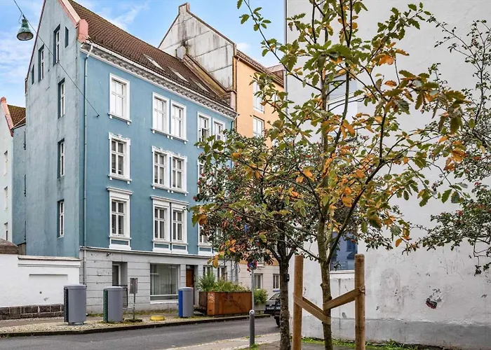 Cozy By The Bus Station Vakantiehuis Bergen