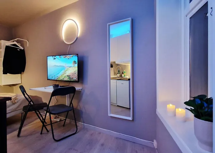 Cozy By The Bus Station Semesterbostad *