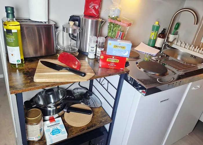 Cozy By The Bus Station 卑爾根